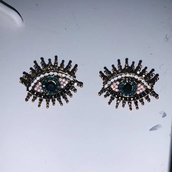 Eye beaded statement earrings with eyelashes - Picture 4 of 4